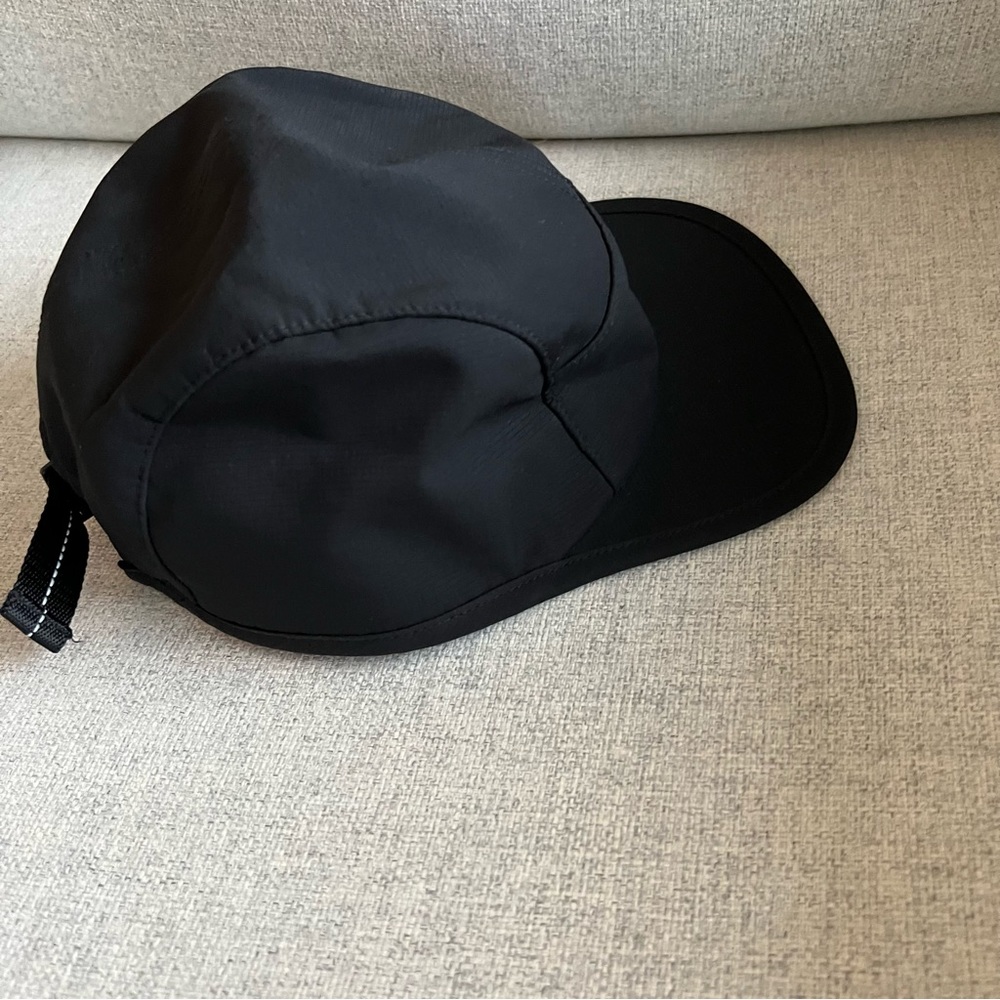Lululemon packable hat